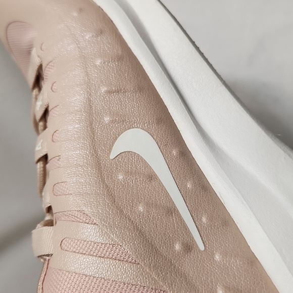 Nike Air Max Axis Running sneakers (womens size 8.5) - Picture 9 of 13